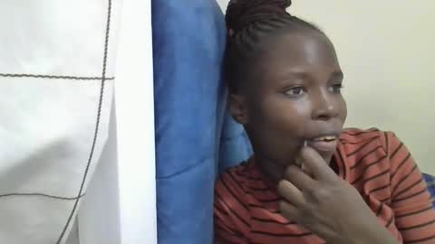 pretty_petite_ebony online show from April 12, 10:58 pm