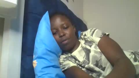 pretty_petite_ebony online show from February 1, 3:14 am