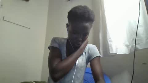 pretty_petite_ebony online show from October 31, 4:46 am