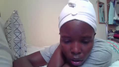 pretty_petite_ebony online show from October 19, 1:49 pm