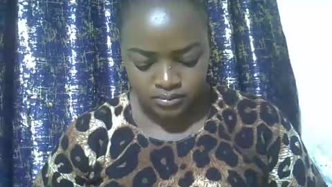 pretty_vall online show from October 13, 7:27 pm