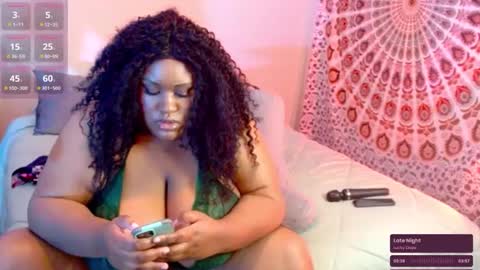 Snapshot of prettybabee120 chatting on February 5, 3:13 am Miss Pretty online show from February 5, 3:13 am