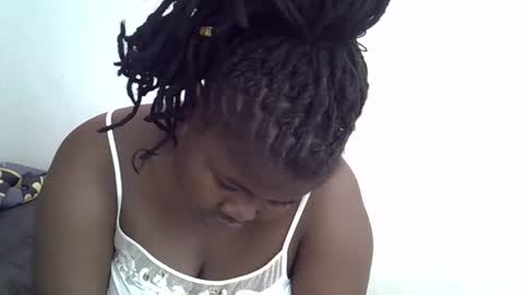 prettybooty1 online show from January 12, 9:05 am