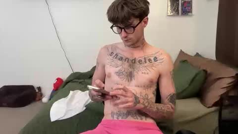 pretty boy online show from March 24, 4:29 am