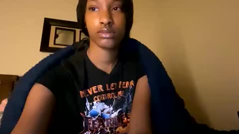 prettyfacefemale online show from October 13, 1:18 am