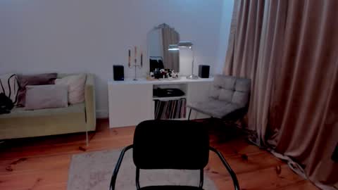 Eva online show from February 23, 11:25 pm