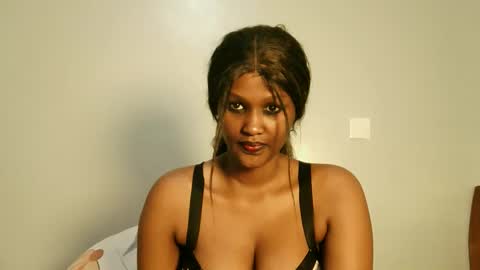 prettykeilaa online show from June 5, 6:46 pm