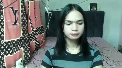 prettykhelcy online show from May 16, 2:19 am