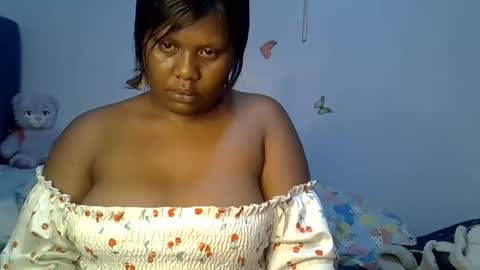 prettymel_ online show from January 14, 10:51 pm