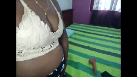 Prettypriya online show from February 4, 2:04 am