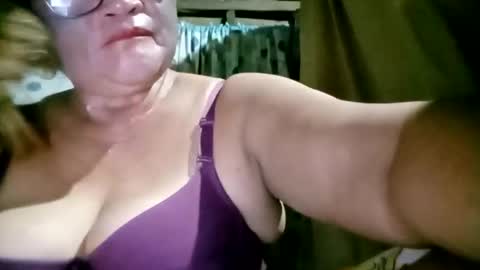 prettyrose01 online show from June 3, 12:41 pm