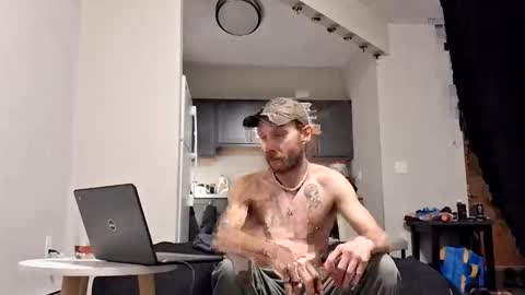 prettysolidd7 online show from September 28, 4:32 am