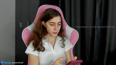 Snapshot of prettysomething chatting on January 4, 10:45 pm Sophie next stream will be at Monday i will wait you guys online show from January 4, 10:45 pm