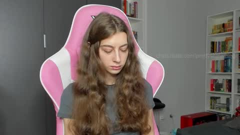 Snapshot of prettysomething chatting on October 10, 8:09 am Sophie next stream will be at Monday i will wait you guys online show from October 10, 8:09 am