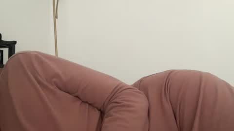 Snapshot of prettyyykittyyy22 chatting on September 28, 1:09 pm prettyyykittyyy22 online show from September 28, 1:09 pm