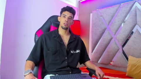 prince_arthur77 online show from November 25, 1:10 pm