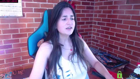 Snapshot of princesa_leia_zathur chatting on March 10, 1:54 pm Leia online show from March 10, 1:54 pm