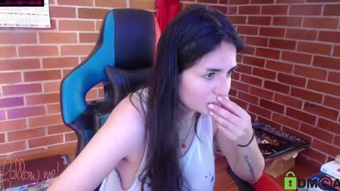 Snapshot of princesa_leia_zathur chatting on March 9, 3:27 pm Leia online show from March 9, 3:27 pm
