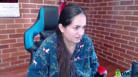 Snapshot of princesa_leia_zathur chatting on September 24, 4:47 pm Leia online show from September 24, 4:47 pm