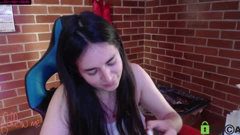 Snapshot of princesa_leia_zathur chatting on March 10, 4:57 pm Leia online show from March 10, 4:57 pm