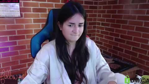 Snapshot of princesa_leia_zathur chatting on February 20, 4:14 pm Leia online show from February 20, 4:14 pm