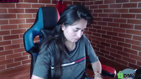 Snapshot of princesa_leia_zathur chatting on October 10, 3:29 pm Leia online show from October 10, 3:29 pm