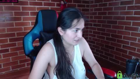 Snapshot of princesa_leia_zathur chatting on October 3, 5:10 pm Leia online show from October 3, 5:10 pm