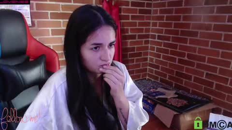 Snapshot of princesa_leia_zathur chatting on February 19, 4:00 pm Leia online show from February 19, 4:00 pm