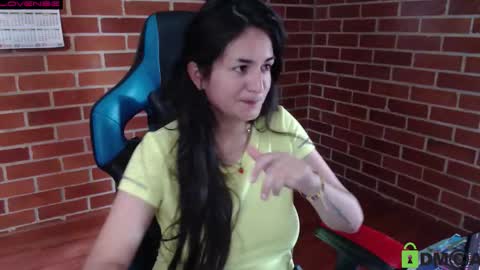 Snapshot of princesa_leia_zathur chatting on September 8, 4:06 pm Leia online show from September 8, 4:06 pm
