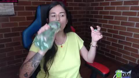 Snapshot of princesa_leia_zathur chatting on September 12, 11:51 pm Leia online show from September 12, 11:51 pm