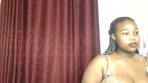 Snapshot of princess_bee1 chatting on October 5, 8:34 am princess online show from October 5, 8:34 am