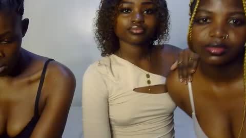 Snapshot of princess_bee1 chatting on October 18, 6:56 pm princess online show from October 18, 6:56 pm
