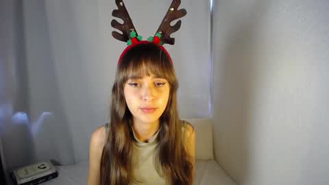 Snapshot of princess_emily69 chatting on December 30, 4:18 pm Emily online show from December 30, 4:18 pm