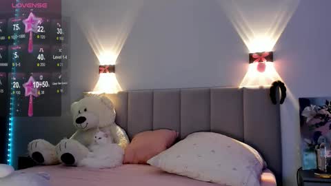 Princess Diana online show from September 17, 6:33 pm