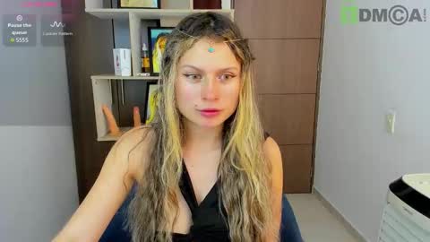 princessmariana25 online show from October 27, 9:04 pm