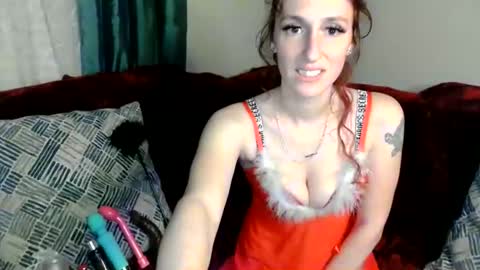 Naomi  online show from December 9, 4:45 am