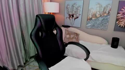 Priya Rose online show from November 15, 7:43 am