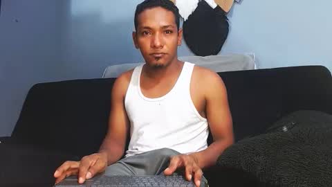 Snapshot of prometo23cm chatting on September 23, 7:46 am Grande y Gruesa online show from September 23, 7:46 am