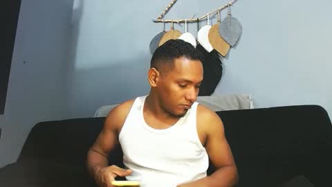 Snapshot of prometo23cm chatting on October 12, 12:53 pm Grande y Gruesa online show from October 12, 12:53 pm