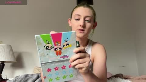 Oli online show from May 27, 6:38 pm