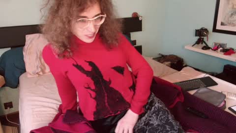 Snapshot of prxscillia_tx chatting on January 18, 2:02 pm prxscillia_tx online show from January 18, 2:02 pm
