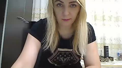 Snapshot of pryncess_sweety chatting on October 6, 6:20 am Pryncess sweety online show from October 6, 6:20 am