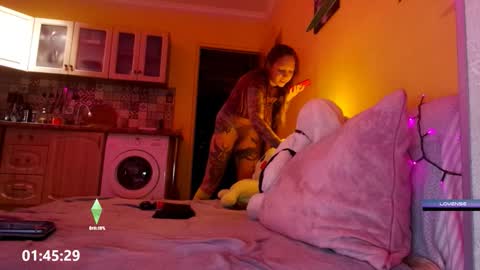 LUCY -----    online show from February 3, 8:18 am