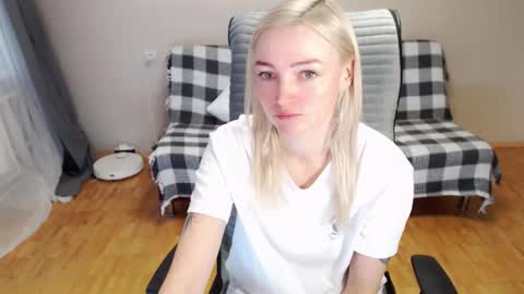 Polly online show from February 28, 3:32 am