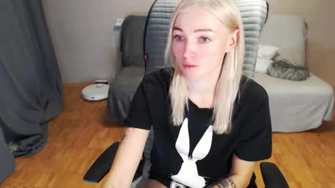 Polly online show from December 20, 3:57 am