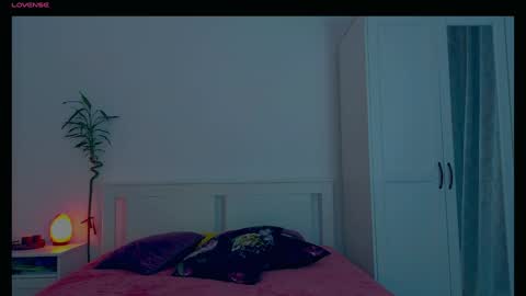 Isabelle online show from January 14, 6:27 pm