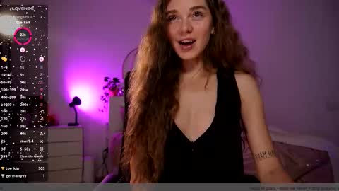 Snapshot of purple_baby chatting on October 25, 5:57 pm Sasha  wait you here 6 of November. will celebrate my B- day online show from October 25, 5:57 pm