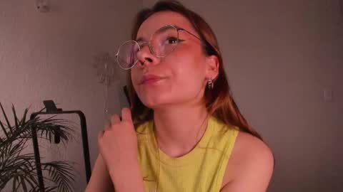 Snapshot of purple_opal chatting on October 23, 5:14 pm Vero online from Tuesday to Sunday online show from October 23, 5:14 pm
