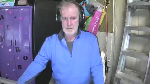 Mark online show from March 1, 4:11 pm