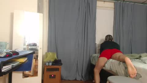 putiputi4u online show from April 23, 2:19 am